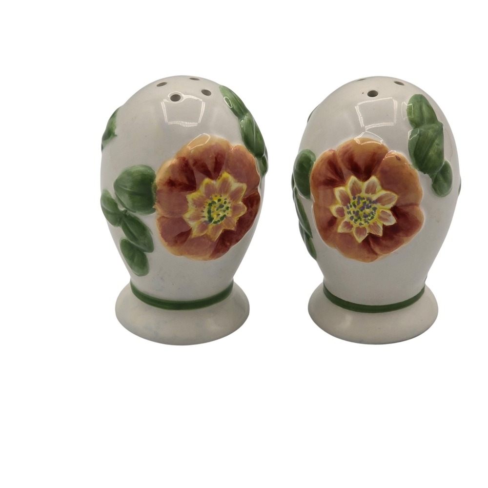 Pfaltzgraff Floral Salt & Pepper Shaker Set‎ Ceramic Embossed Flowers Set of 2